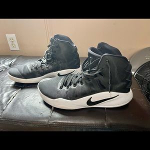 Mens NIKE Zoom Hyper Dunks. Worn just a few times